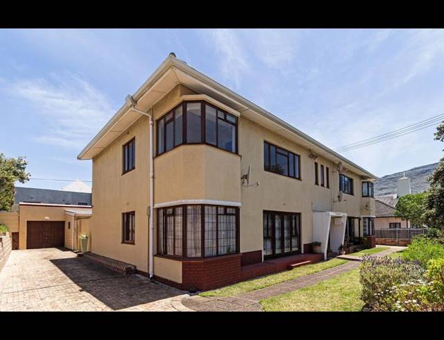2 BEDROOM APARTMENT FOR SALE IN FISH HOEK